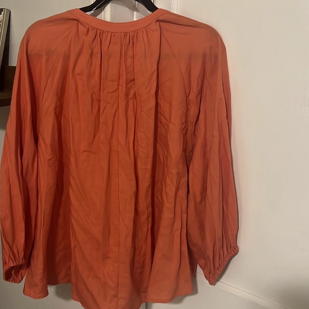 Blouse! 🤍 - Picture 4 of 4